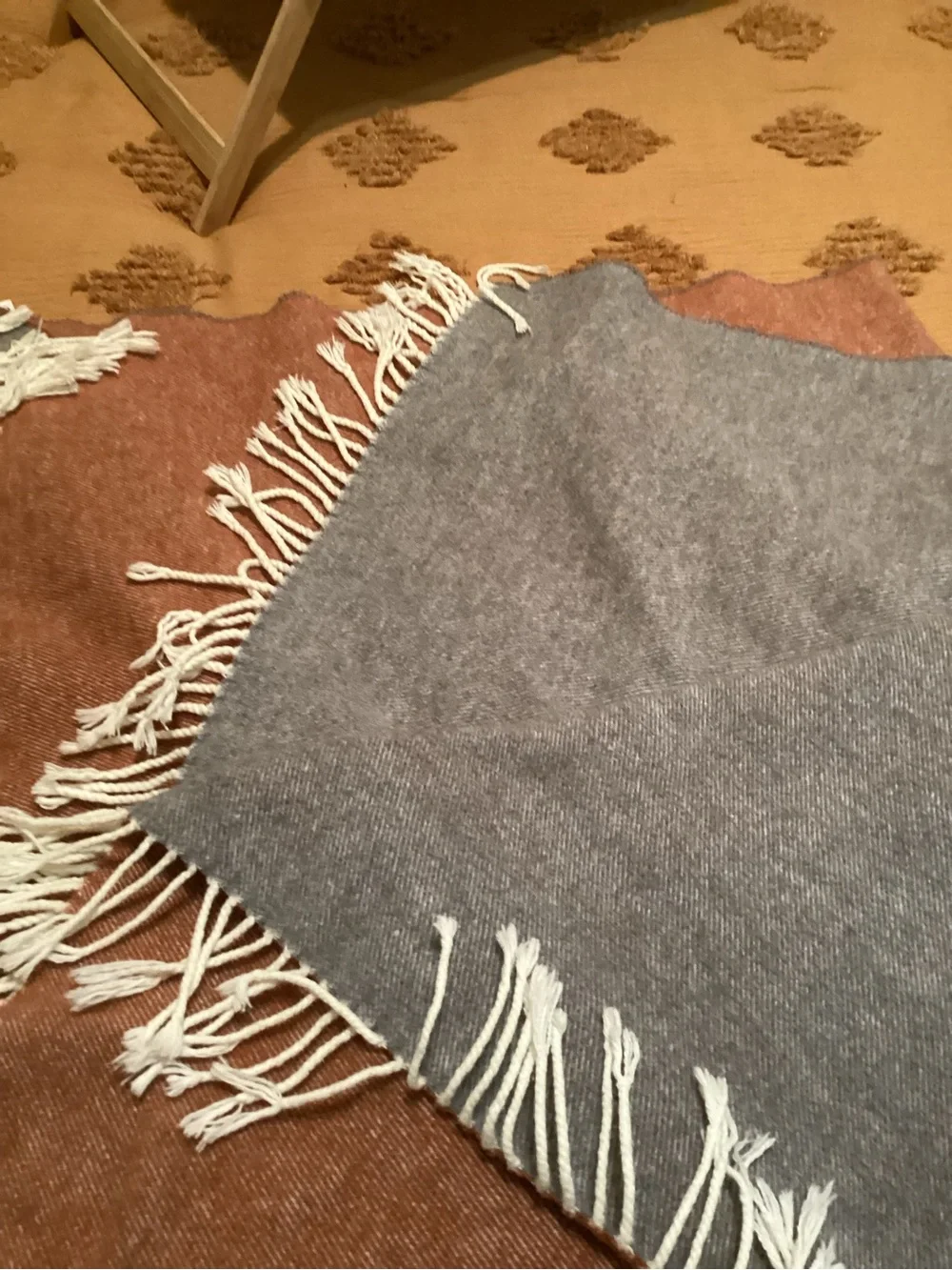 Nido Notte Italian Soft Rust/Gray Fringe Throw Blanket 52”x52”